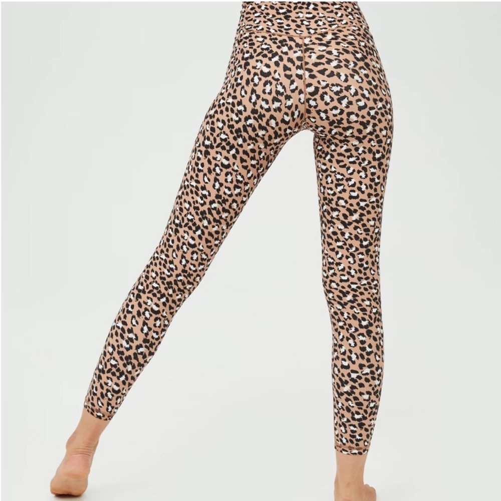OFFLINE By Aerie Real Me High Waisted Crossover Leopard Leggings - Picture 2 of 8